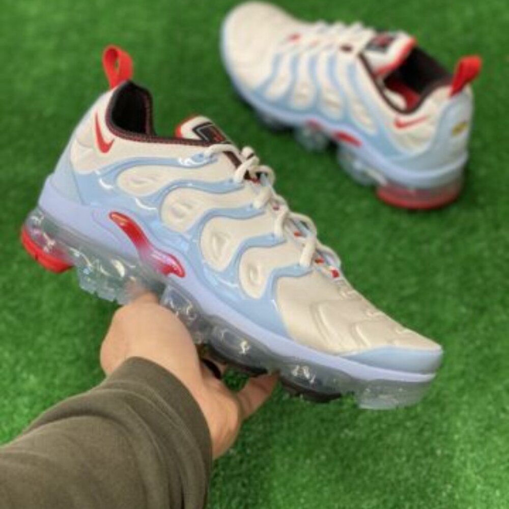 Nike Vapormax Plus Mens Sportswear Shoes White CW6974-100 VNDS Size 8.5
